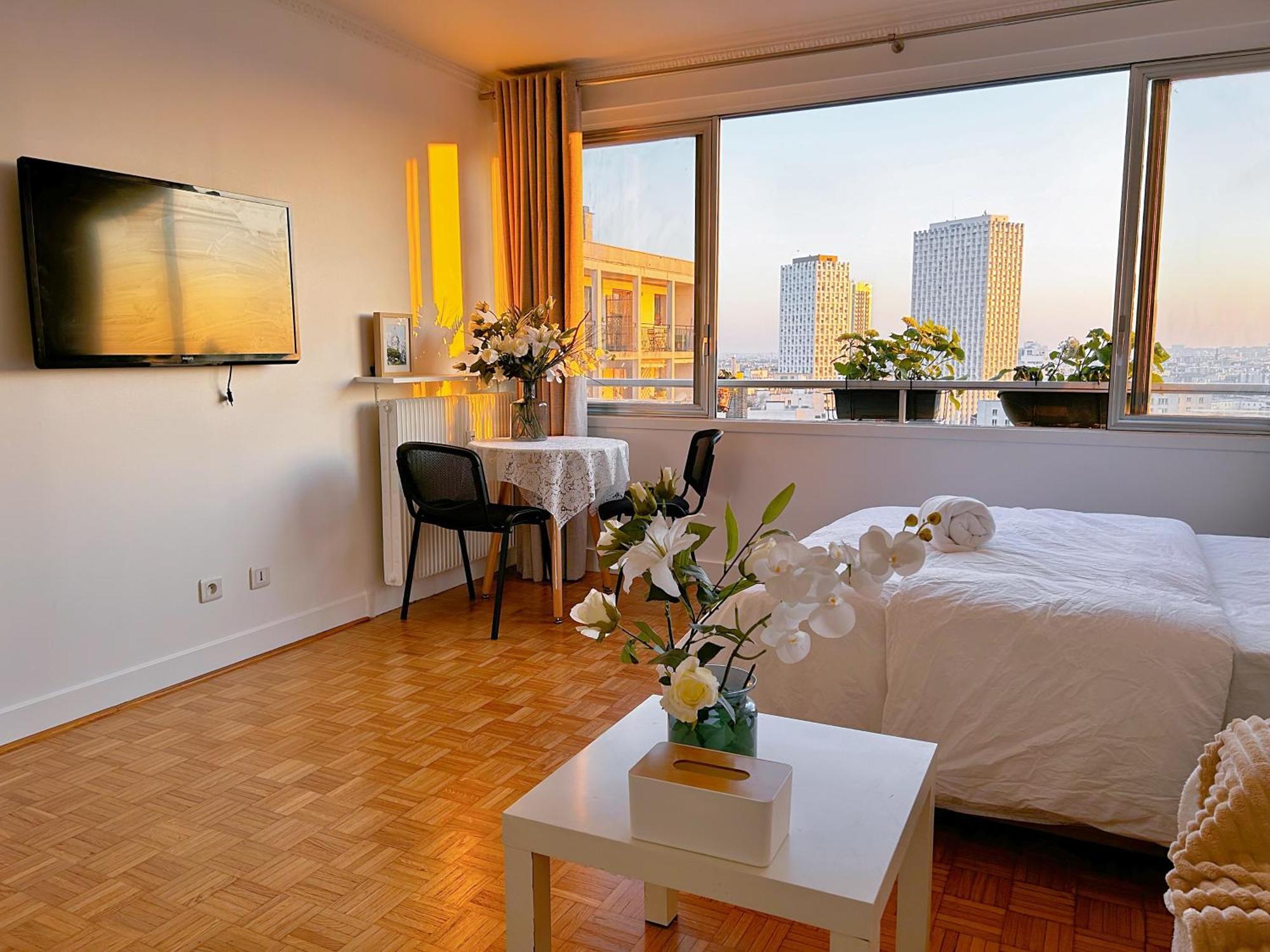 Apartment Large Charming In Paris