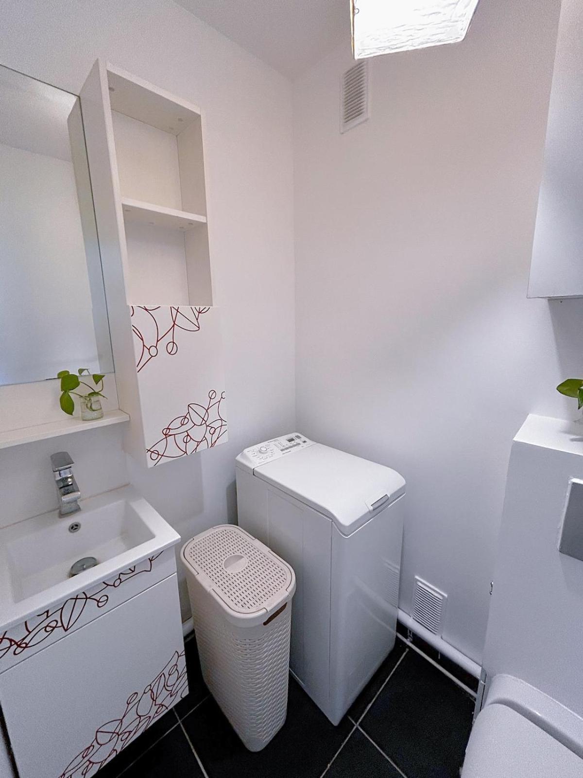 Large Charming In Apartment Paris